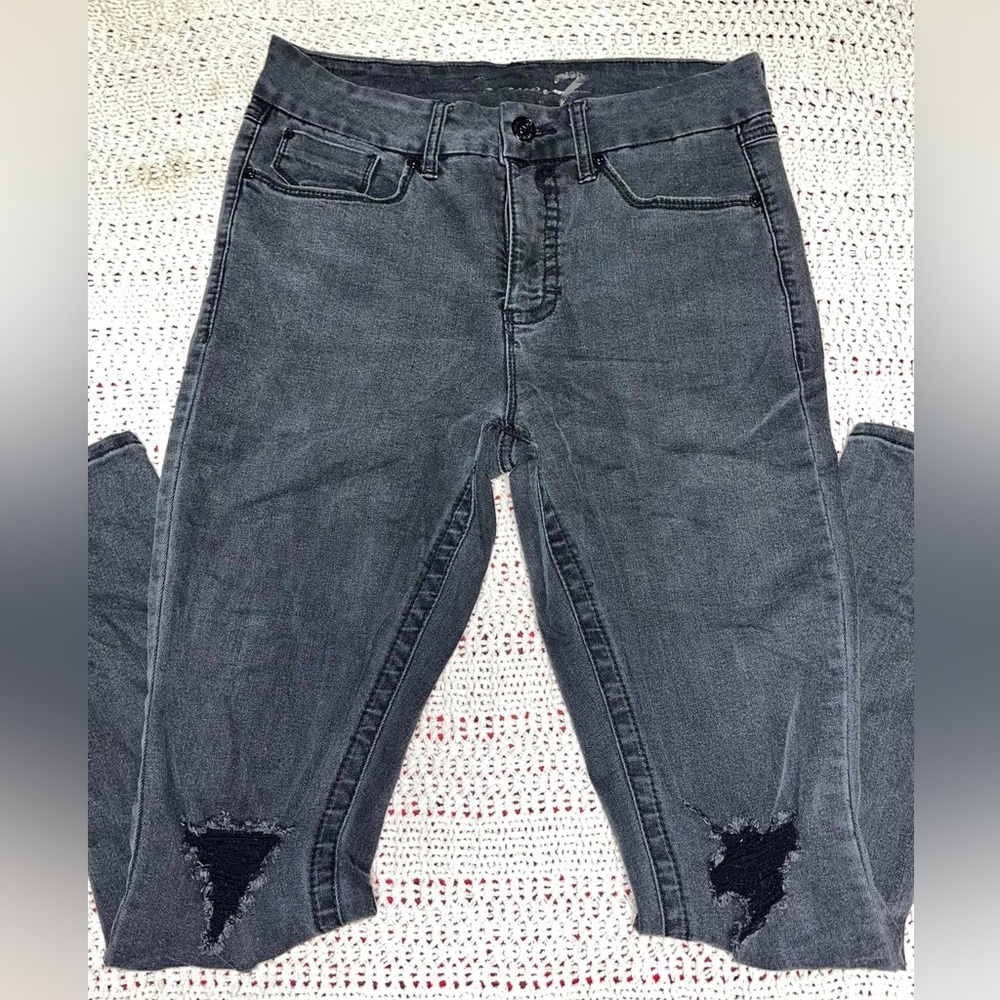 Women’s Black Ripped Skinny Jeans